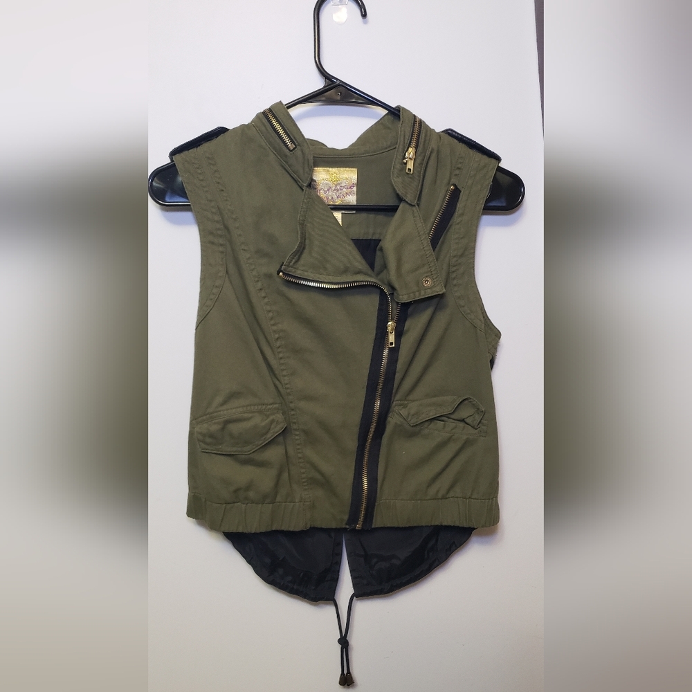 Princess Cera Wang Cotton Vest